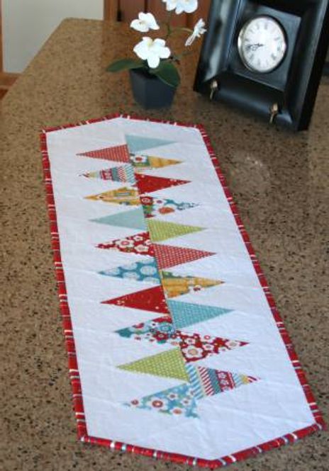 Hovedbilde Winding Road Table Runner